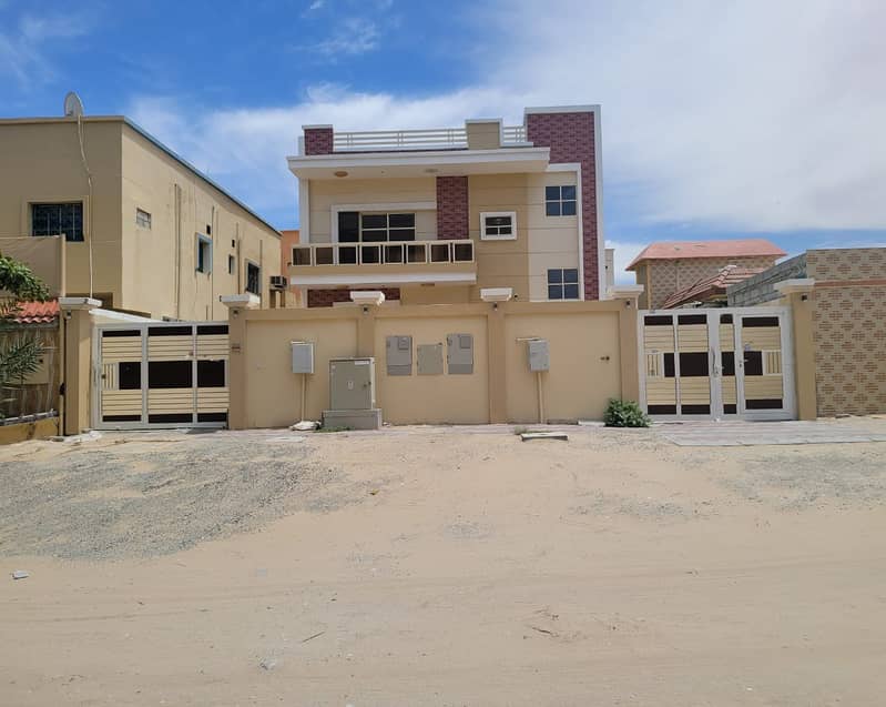 First floor in Villa for rent in al rawda 1 - ajman