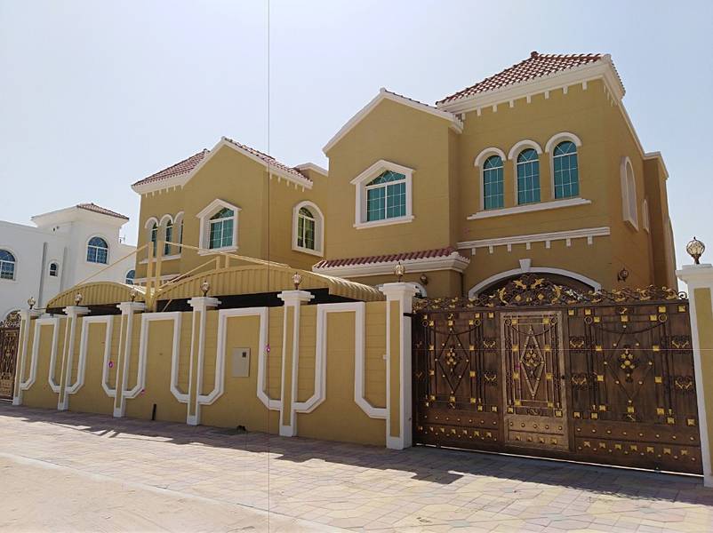 Classic design Bronze and modern finishing for sale in Ajman Classic design Bronze and modern finishing for sale in Ajman