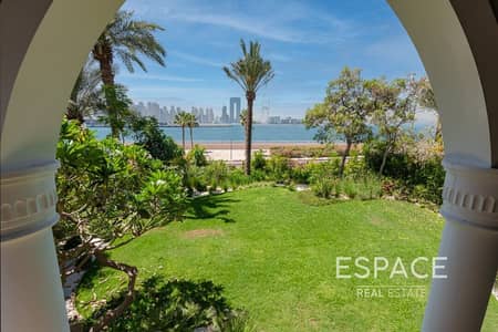 4 Bedroom Villa for Sale in Palm Jumeirah, Dubai - Lagoon Royal Villas with Beach Access
