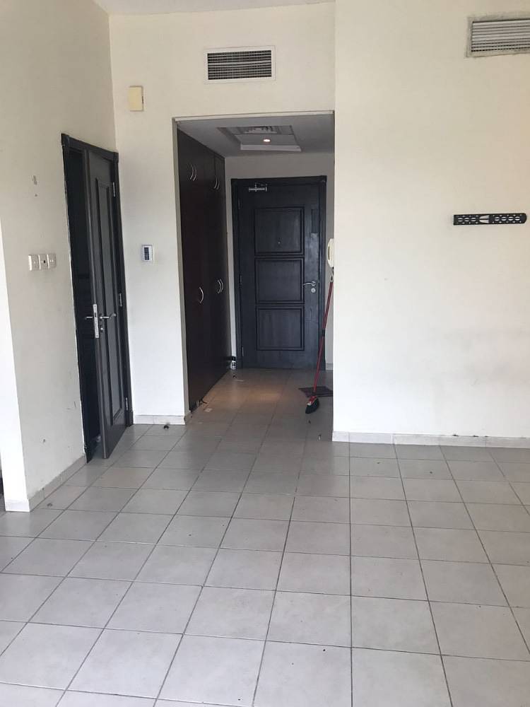 Large Studio with Store room for rent in Discovery Garden
