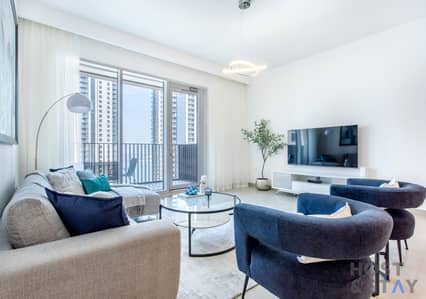 2 Bedroom Apartment for Rent in Dubai Creek Harbour, Dubai - Living area
