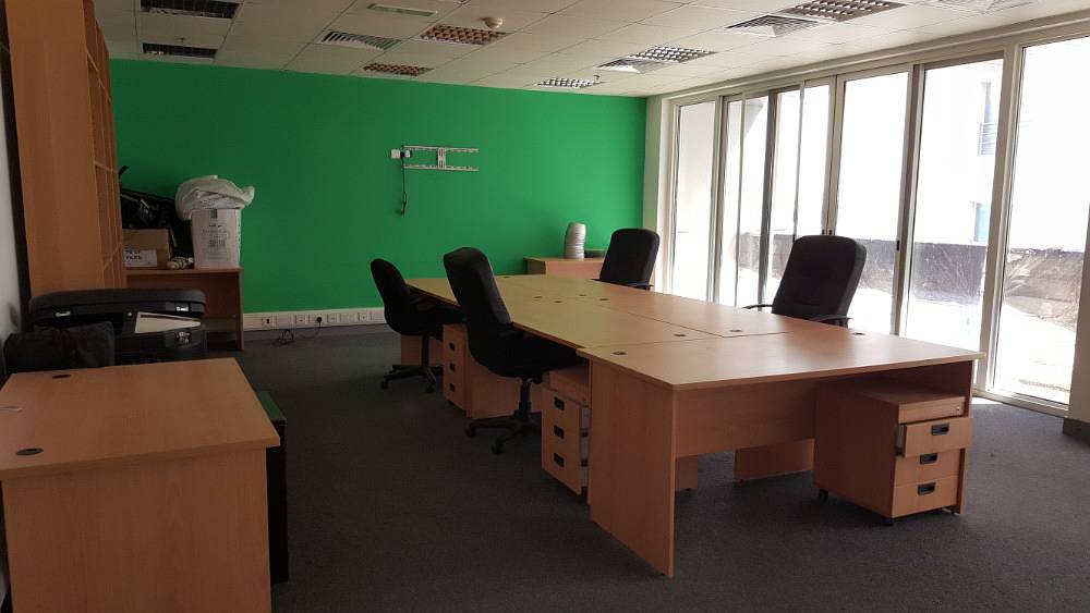 READY TO MOVE IN OFFICE | 1162SQFT 1 MIN WALK TO EMIRATES MALL