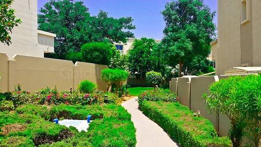 Best Price 3BR Single Row w/ Rent Refund Best Price 3BR Single Row w/ Rent Refund