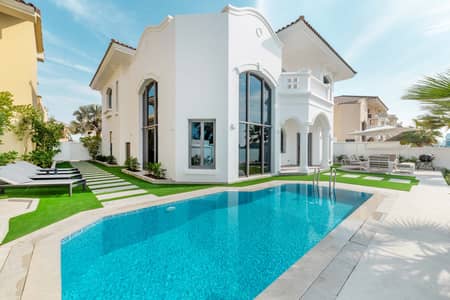 4 Bedroom Villa for Rent in Palm Jumeirah, Dubai - Pool Area