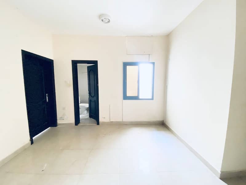 FANTASTIC AND BEAUTIFUL 3BHK !  WITH BALCONY ! FAMILY AND CLEAN BUILDING ! IN 30K