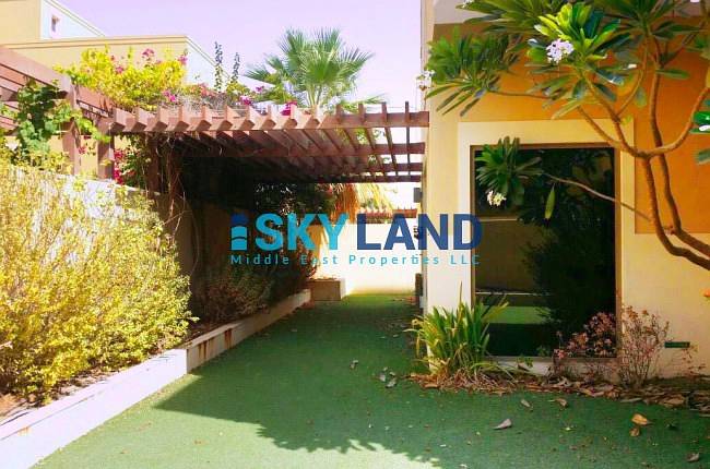 real price! 4beds + study private garden