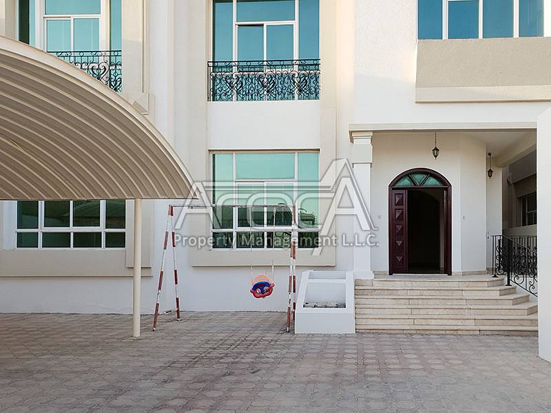 Sublime 5 Bed Villa with Private Entrance! Big Majlis in KCA!