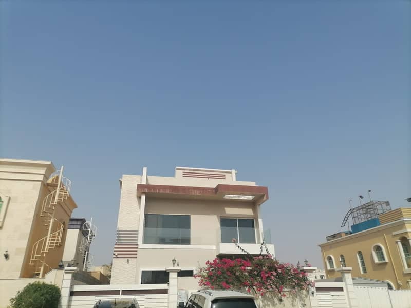 Villa for sale with electricity and air conditioners, super deluxe finishing, two years old, in Al-Rawda area.