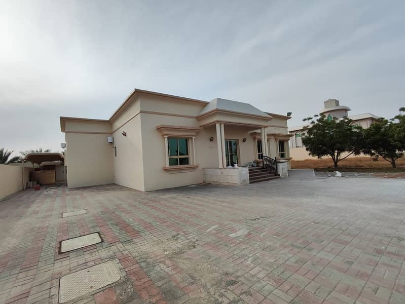 Villa with an area of ​​25,000 feet for rent