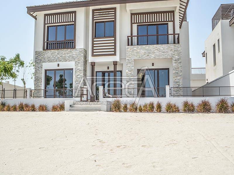 Beautiful Ocean Front Villa with Facilities! 5 Bed in Najmat Al Reem Island!