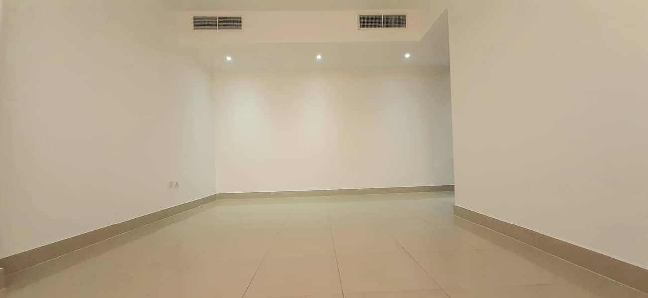 Excellent 2bhk Apt 48k 4 payments central ac at near West zone Supermarket