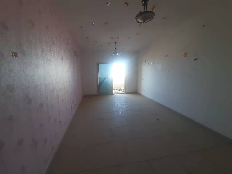 Apartment for annual rent in Ajman, an opportunity for those who want to adapt to the owner, two rooms and a hall with a maid’s room, 3 bathrooms, a c
