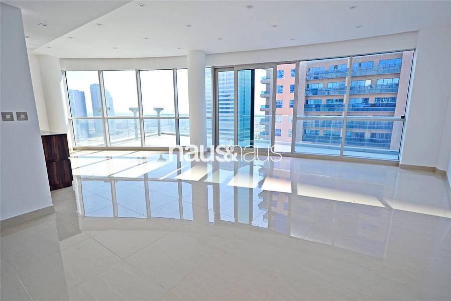 | Upgraded Penthouse | Private Jacuzzi |