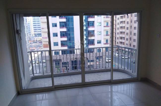 GREAT DEAL! 4 Bedrooms Apartment In Tourist Club Area With Balcony