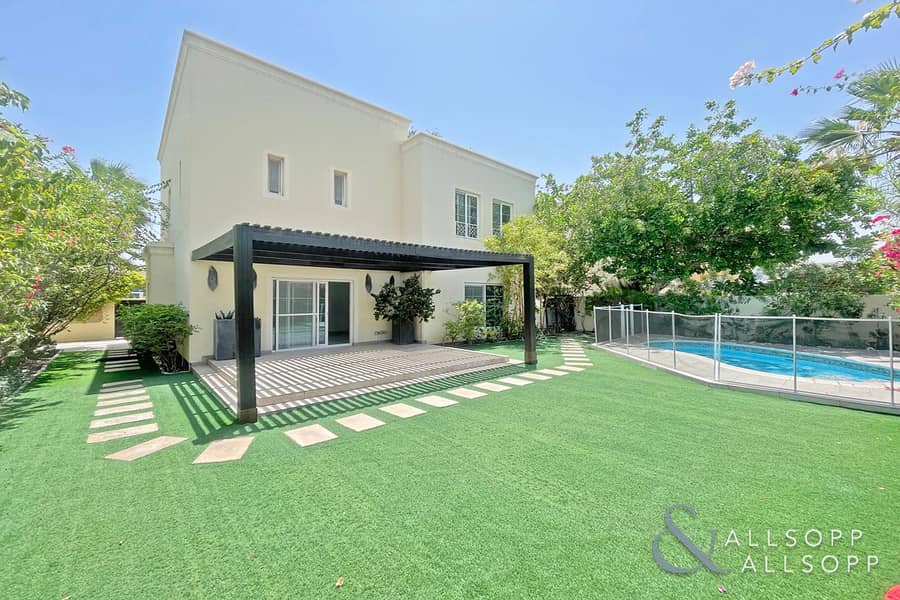 3 Beds | Fully Upgraded | Private Pool