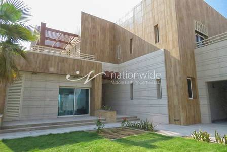 7 Bedroom Villa for Sale in The Marina, Abu Dhabi - Majestic Arabesque Villa w/ Private Pool 7 Bedroom Villa for Sale in The Marina, Abu Dhabi - Majestic Arabesque Villa w/ Private Pool