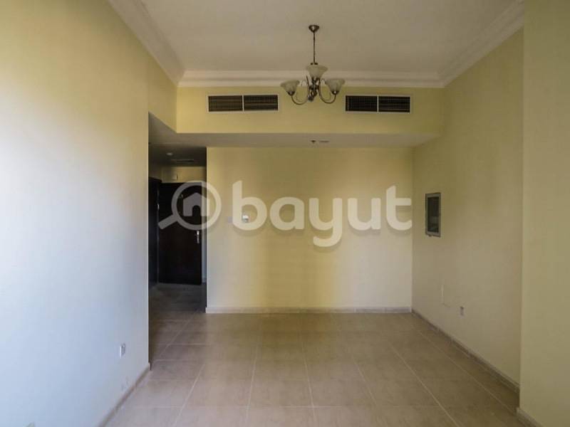 شقة ثلاث غرف وصالة للبيع مباشرة من المالك بدون عمولة بمدينة الإمارات