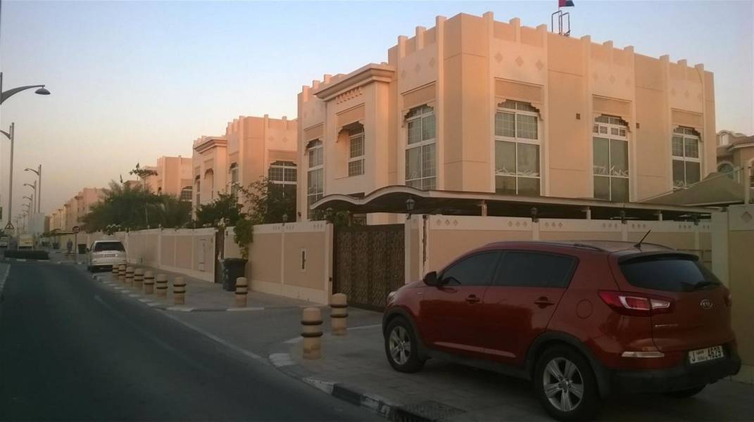 Commercial Villa in  Prime Location Beach Road Jumeirah