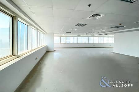 Office for Rent in Jumeirah Lake Towers (JLT), Dubai - High Floor Unit | Lake View | Available Now
