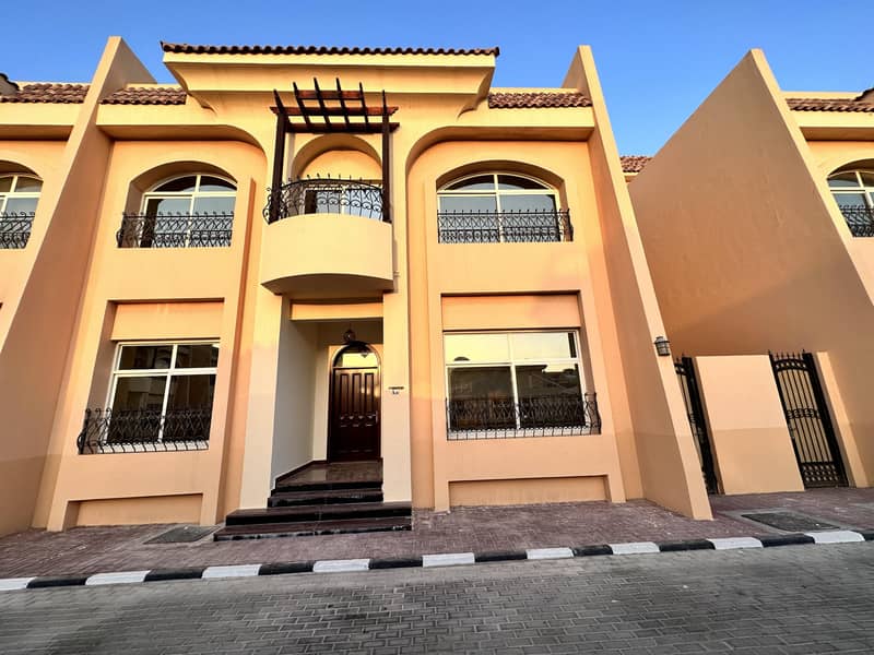 Between Two Bridges (Bain Al Jessrain) 6 卧室 185000 AED 7569573