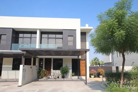 Three Bedrooms | Single Row | Large Plot Three Bedrooms | Single Row | Large Plot