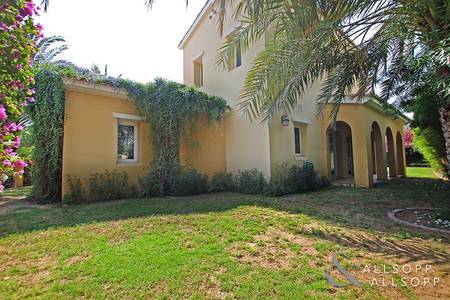 3 Bed | Maids | Landscaped | Backing Lake 3 Bed | Maids | Landscaped | Backing Lake