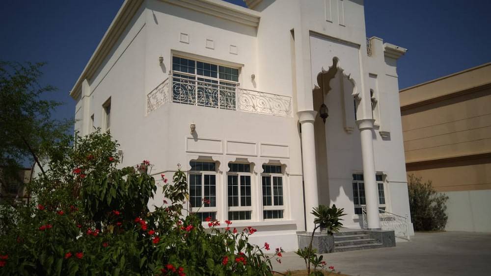Villa G 1 for Rent 5 Master Bedroom with Cabinet , Hall, Majlis ,Maid Room , Planted