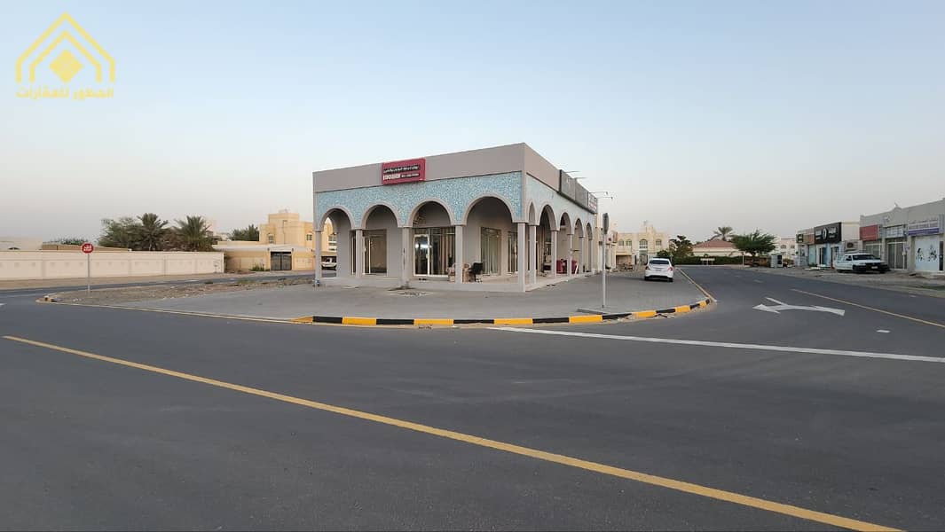For sale a complex of 5 shops (Umm Al Quwain - Al Salamah) shops on 3 streets