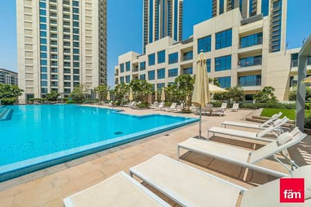 Pool View/ Brand New/ Stunning Apartment