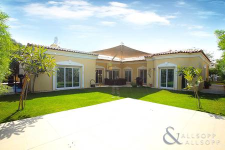 Upgraded Kitchen | Close to the Pool and Park Upgraded Kitchen | Close to the Pool and Park