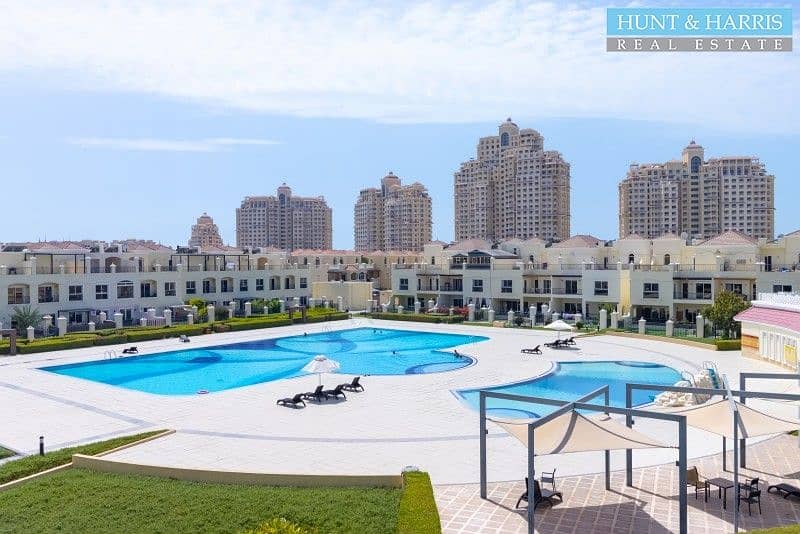 Upgraded Townhouse - Furnished - Gorgeous Pool View