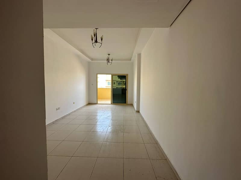 شقة في برج لافندر،مدينة الإمارات‬ 1 غرفة 205000 درهم - 7596040