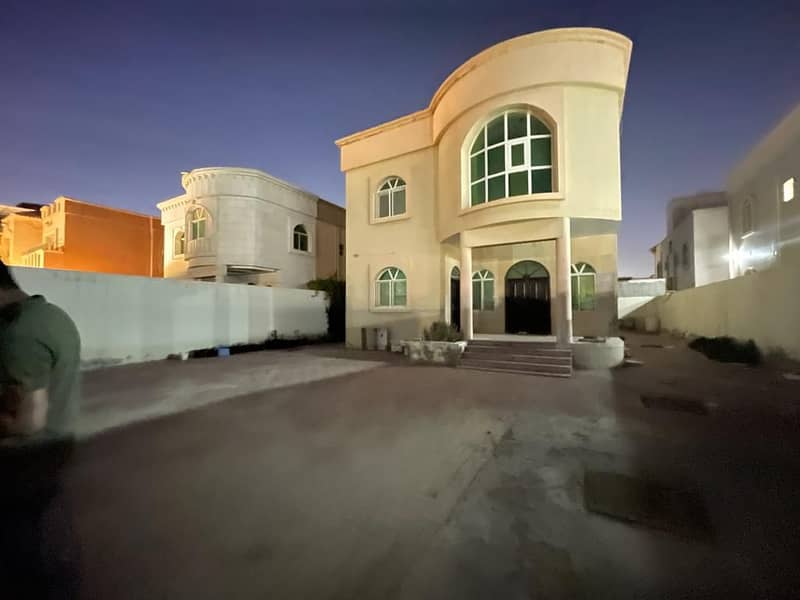 5 Bedroom hall Majlis Villa available for rent in Al Rawda