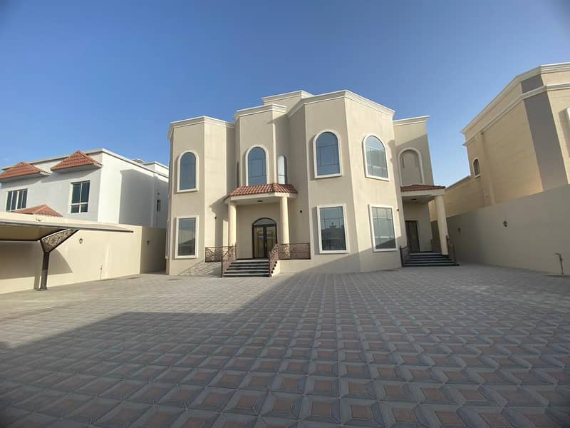 BRAND NEW VILLA 6 BEDROOMS SEPARATE MAJLIS SEPARATE KITCHEN OUTSIDE NEAR BIG LULU 170K