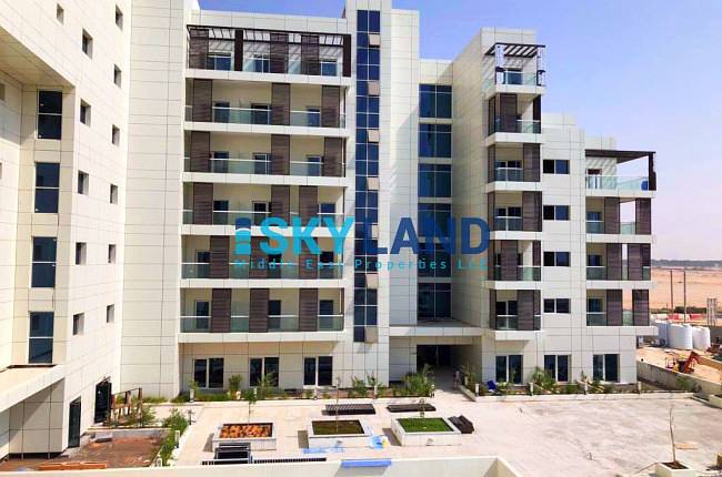 BRAND NEW ! 2 Beds Apt in Leonardo Residences - Ready Now !