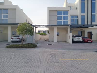 3BHK plus maid single row road view