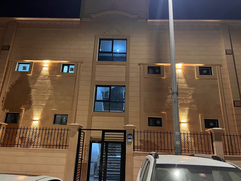 Studio for the first inhabitant of a roof in the city of Abu Dhabi, an excellent monthly location, next to Khalifa University