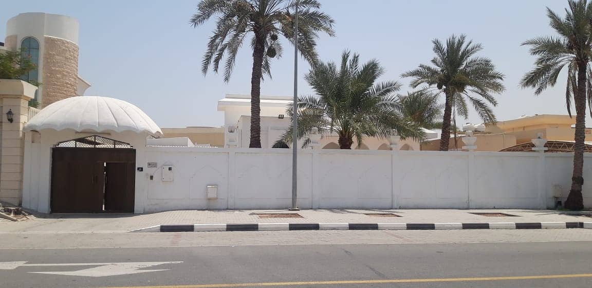 For sale, a house in Al-Dari area, in a distinguished location, at an excellent price