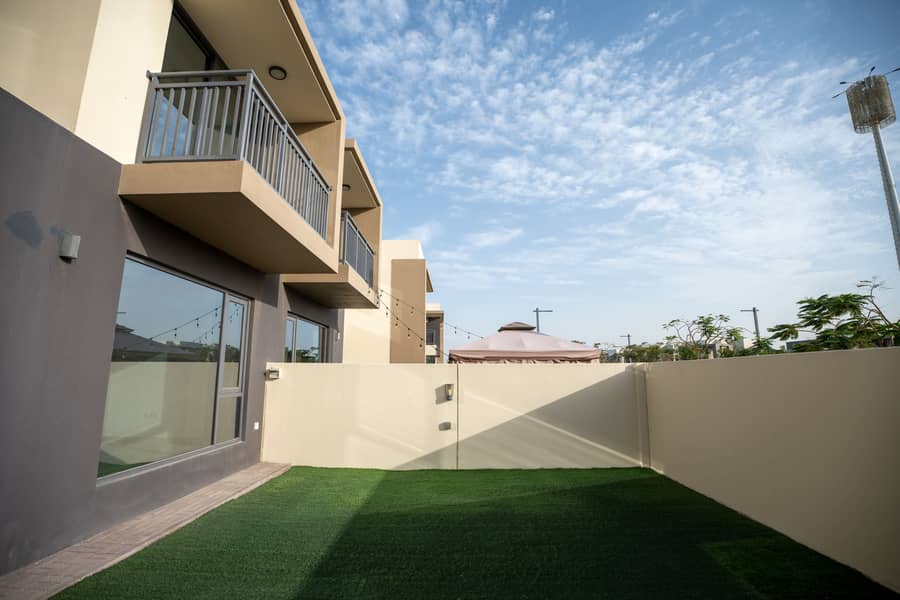Single Row / Type 2M / Immaculate I Close to Pool and Park Single Row / Type 2M / Immaculate I Close to Pool and Park