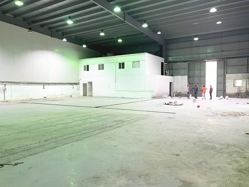 720 SQM Warehouse for RENT at Musaffah Industrial Area