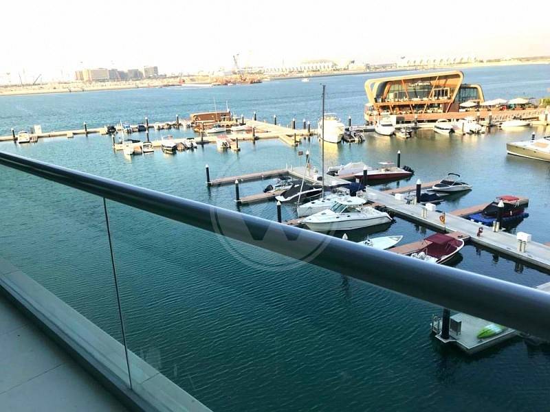 Marina views | Excellent waterfront home