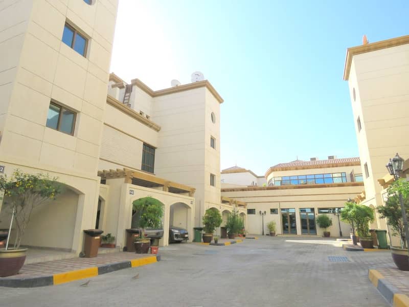 位于东方之路，哈利法公园 3 卧室的别墅 125000 AED - 6740159