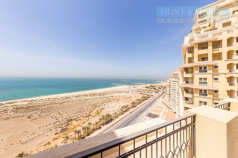 Apartment with Large Terrace - Full sea view