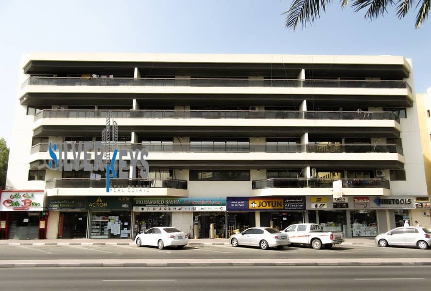 BIG BALCONY + STORE + LAUNDRY + 1 MASTER BEDROOM