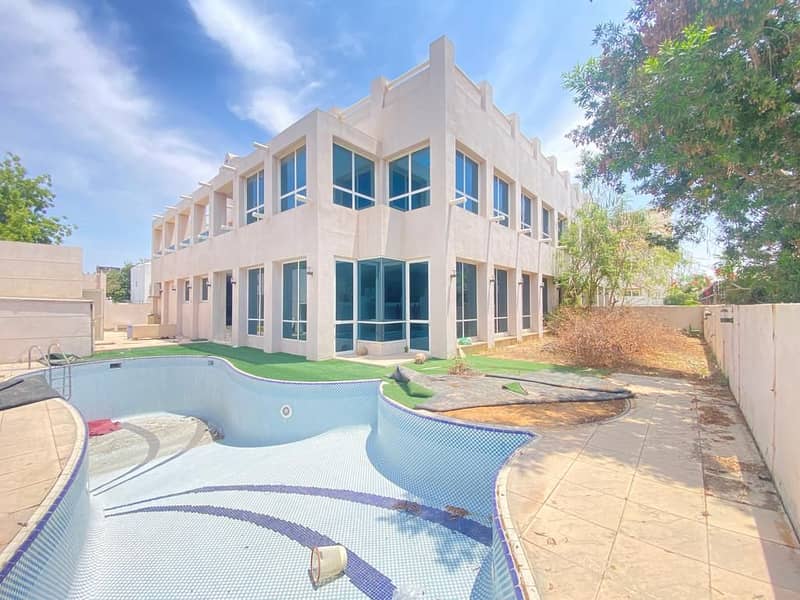 Spacious 5BR Ensuite | Private Pool + Garden