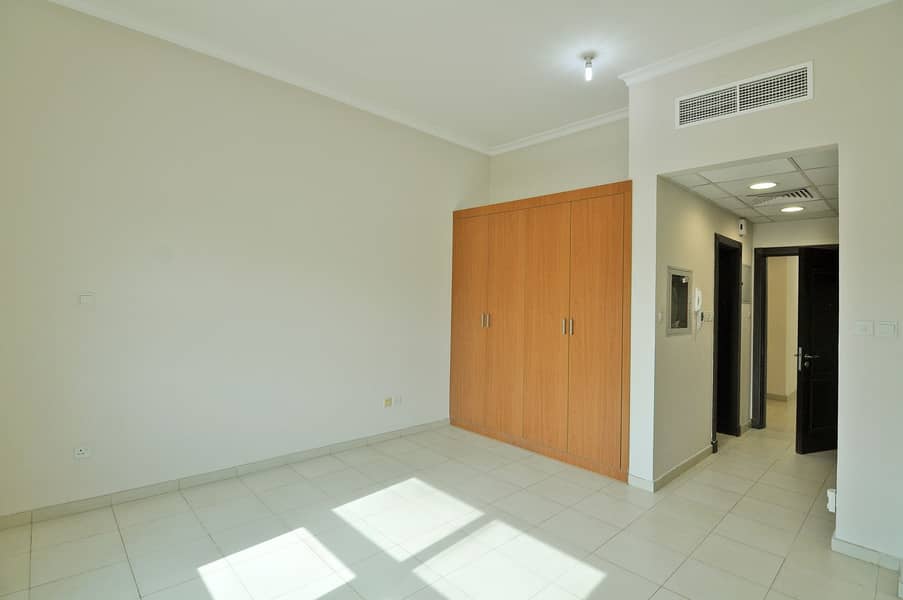 READY TO MOVE IN- WELL MAINTAINED- NEAR DIP METRO