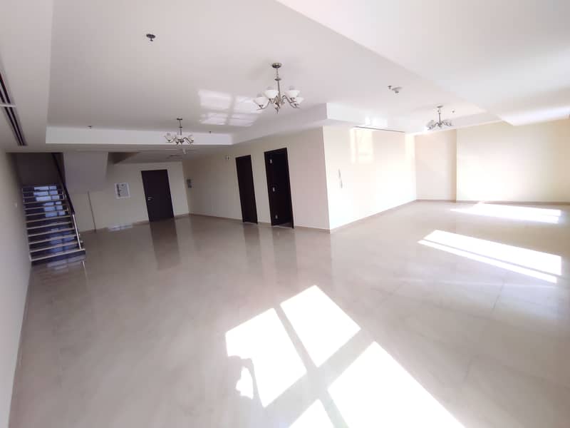 Duplex 3br penthouse for sale at Riah Tower