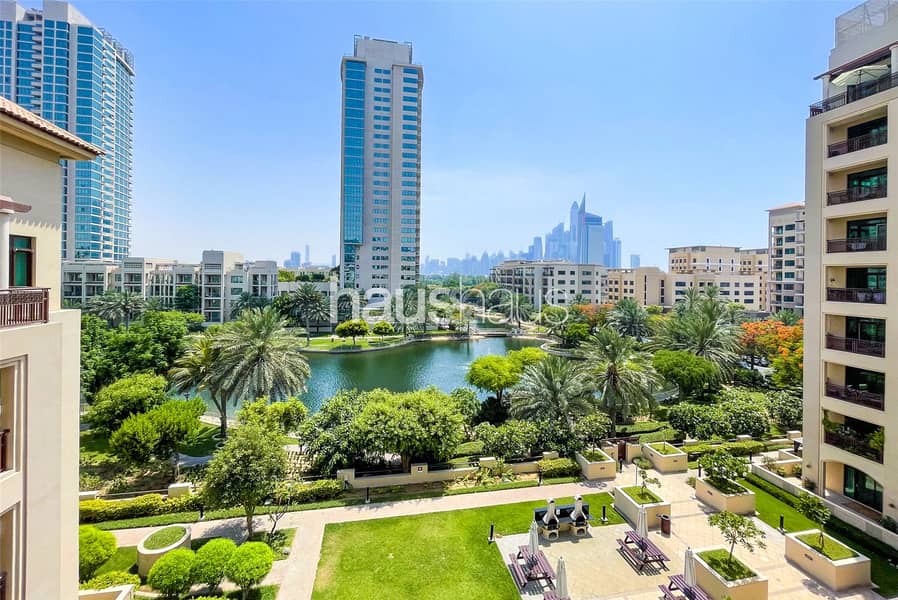 Stunning Lake View | Chiller Free | Available Now Stunning Lake View | Chiller Free | Available Now