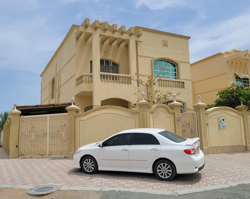 For sale in Al Rawda 3, a good size villa, corner of two streets For sale in Al Rawda 3, a good size villa, corner of two streets
