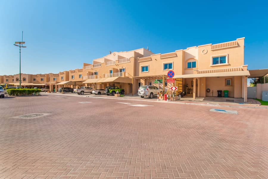 🏡 Prime Location | Amazing Price | Huge Layout 🏡 Prime Location | Amazing Price | Huge Layout